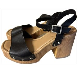 Black Platform Sandals by Universal Thread